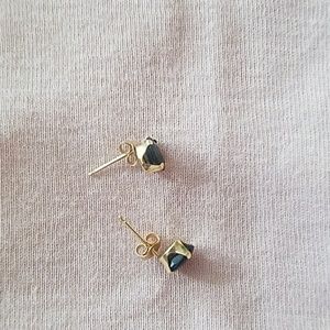 Vintage sapphire & 14K gold earrings.